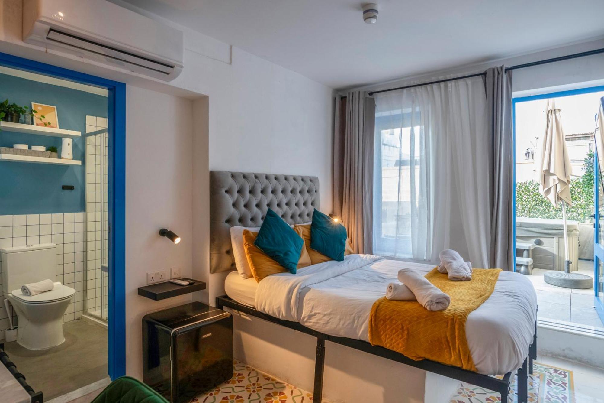 Mandera'S Boutique Suites & Dorms La La Valletta Esterno foto