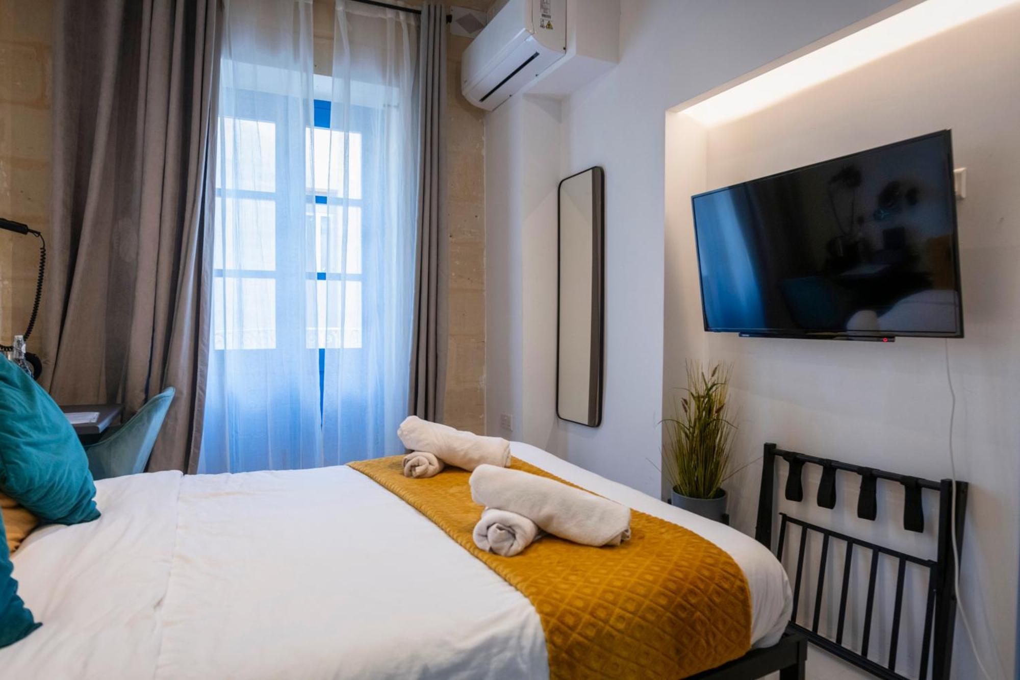 Mandera'S Boutique Suites & Dorms La La Valletta Esterno foto