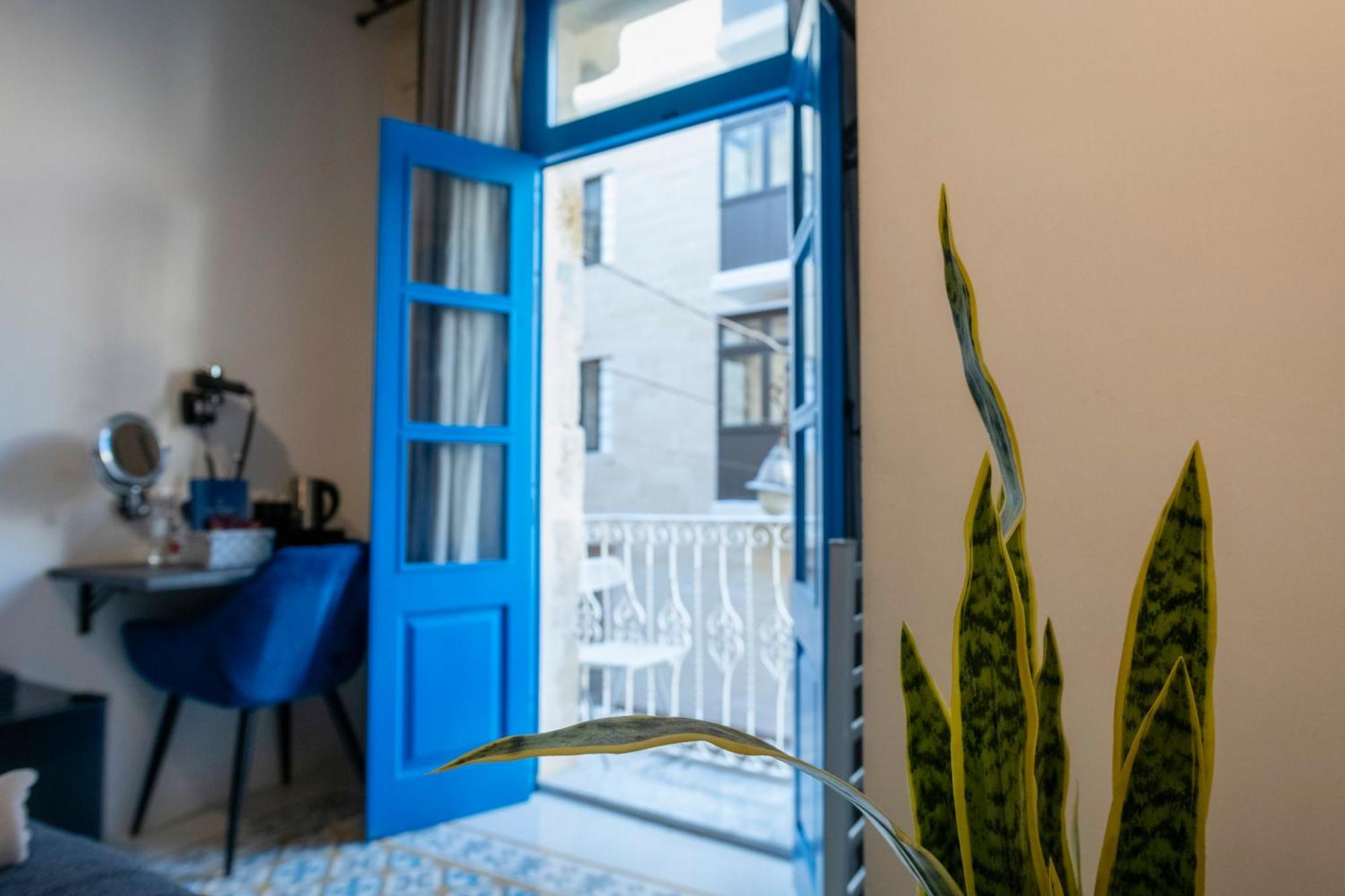 Mandera'S Boutique Suites & Dorms La La Valletta Esterno foto